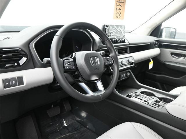 new 2025 Honda Pilot car, priced at $48,395