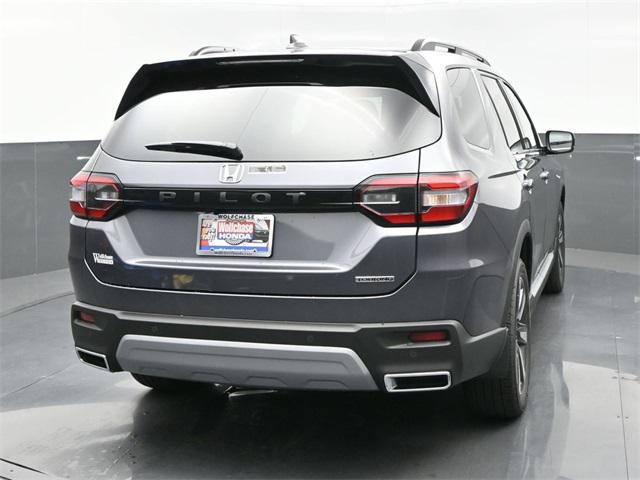 new 2025 Honda Pilot car, priced at $47,940