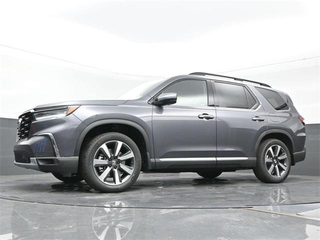 new 2025 Honda Pilot car, priced at $47,940