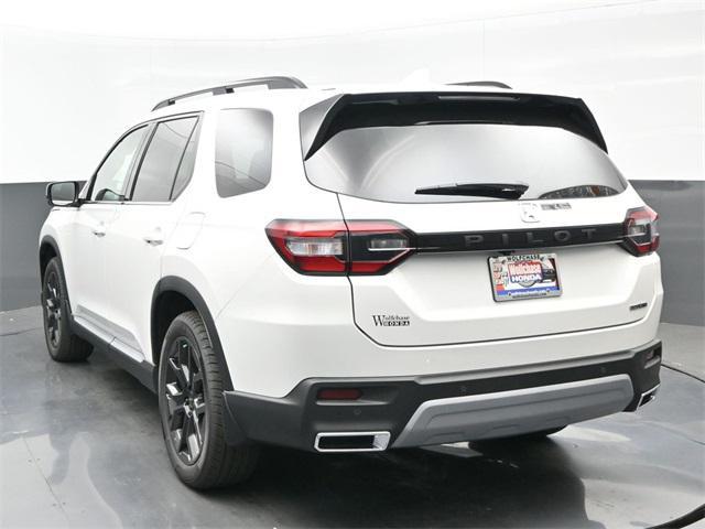 new 2025 Honda Pilot car, priced at $50,340