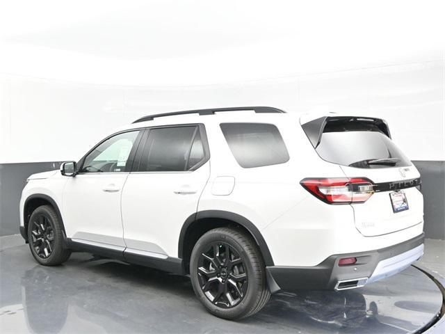 new 2025 Honda Pilot car, priced at $50,340