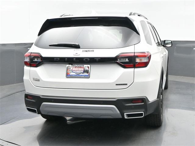 new 2025 Honda Pilot car, priced at $50,340