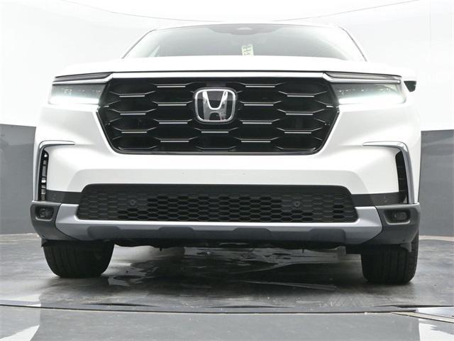 new 2025 Honda Pilot car, priced at $50,340