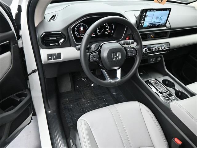 new 2025 Honda Pilot car, priced at $50,340