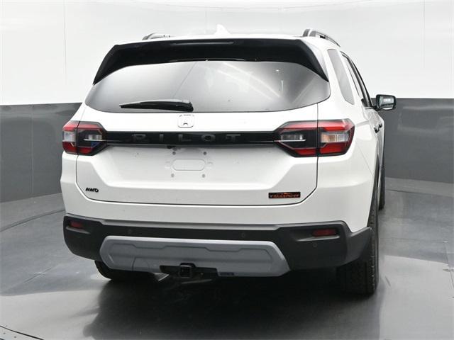 new 2025 Honda Pilot car, priced at $50,340