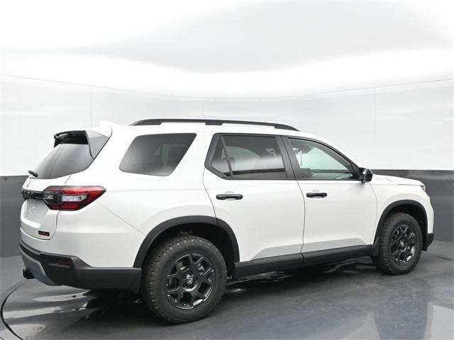 new 2025 Honda Pilot car, priced at $50,340