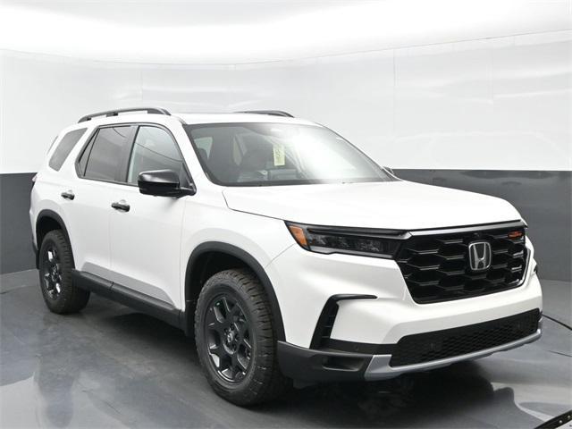 new 2025 Honda Pilot car, priced at $50,340