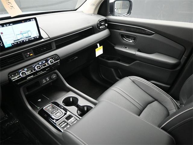 new 2025 Honda Pilot car, priced at $54,985