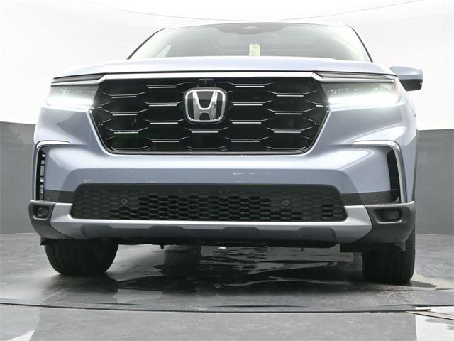 new 2025 Honda Pilot car, priced at $54,985