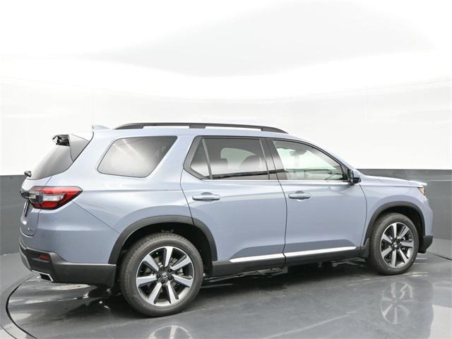 new 2025 Honda Pilot car, priced at $54,985