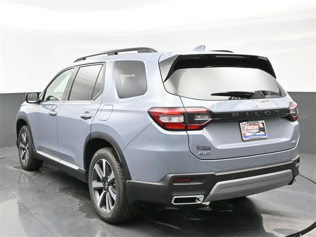 new 2025 Honda Pilot car, priced at $54,985