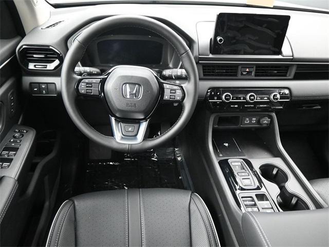 new 2025 Honda Pilot car, priced at $54,985