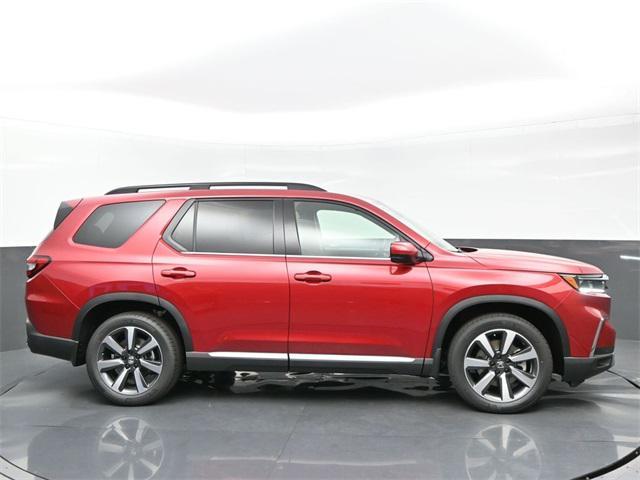 new 2025 Honda Pilot car, priced at $48,395
