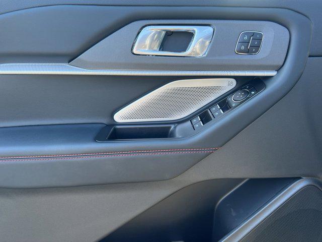 new 2025 Ford Explorer car, priced at $54,860