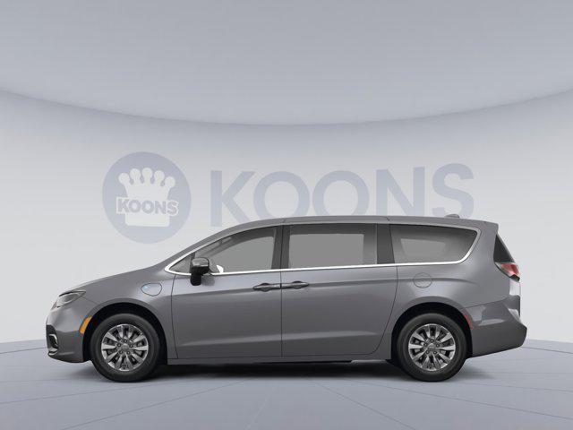 used 2022 Chrysler Pacifica Hybrid car, priced at $23,500