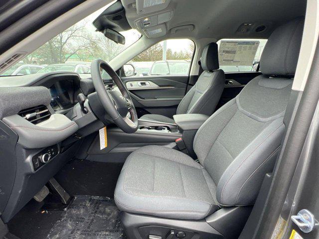 new 2025 Ford Explorer car, priced at $40,616