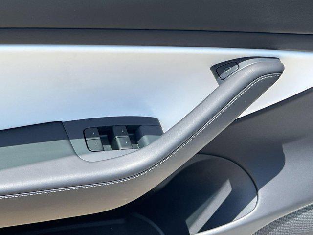 used 2021 Tesla Model 3 car, priced at $21,000