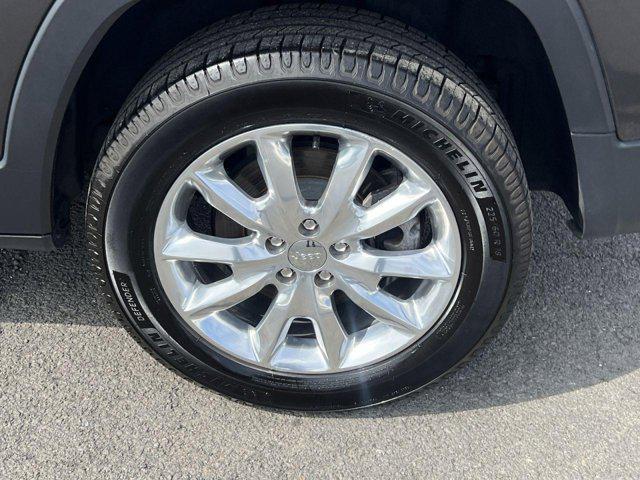 used 2015 Jeep Cherokee car, priced at $13,750