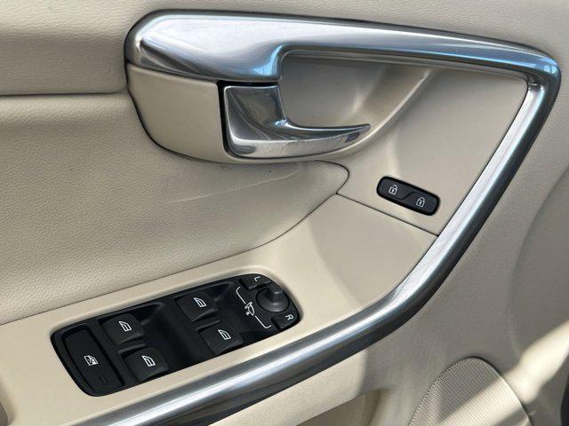 used 2016 Volvo XC60 car, priced at $14,000