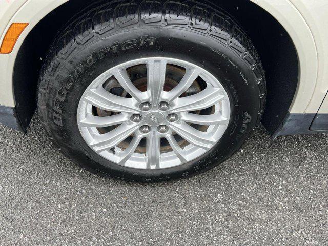 used 2017 Cadillac XT5 car, priced at $12,000