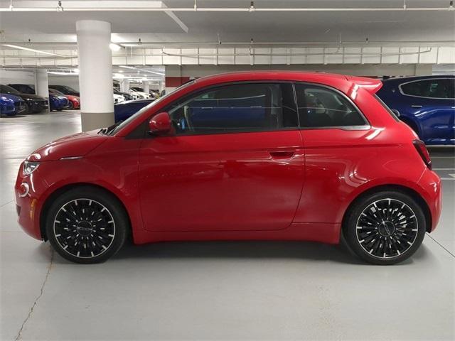 new 2024 FIAT 500e car, priced at $32,595
