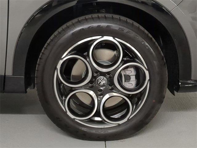 new 2025 Alfa Romeo Tonale car, priced at $39,225