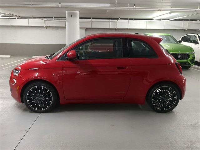 new 2024 FIAT 500e car, priced at $32,595