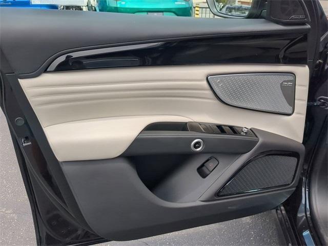 new 2024 Maserati Grecale car, priced at $82,755