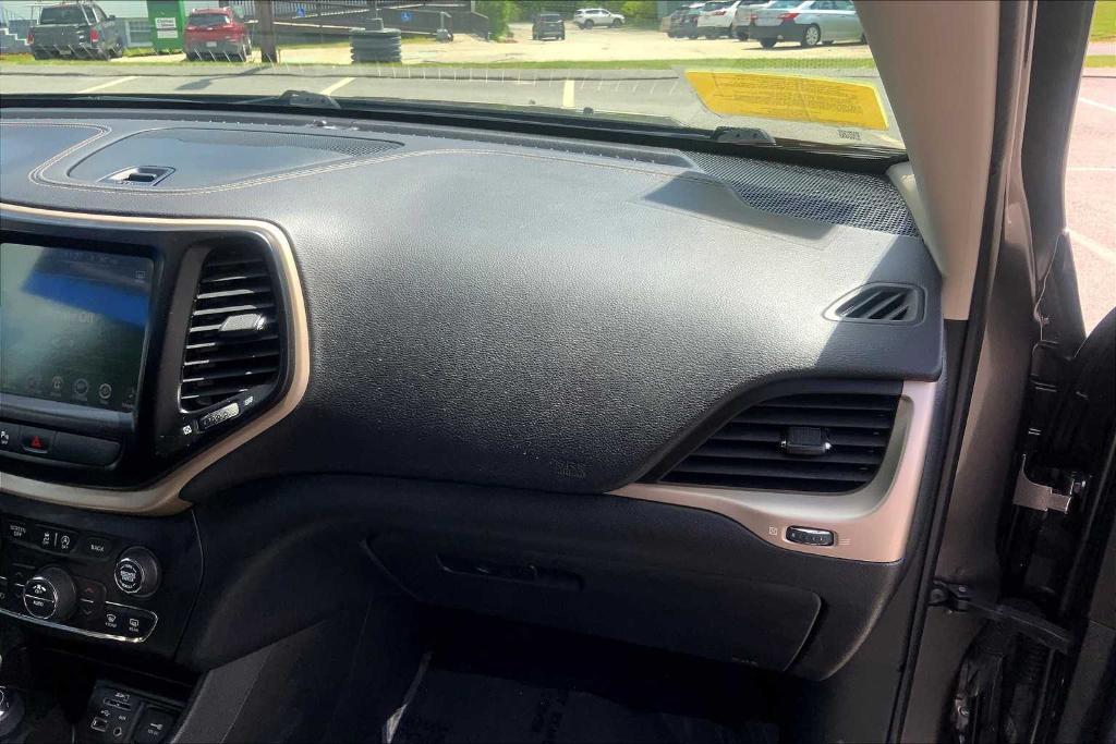 used 2018 Jeep Cherokee car, priced at $14,498