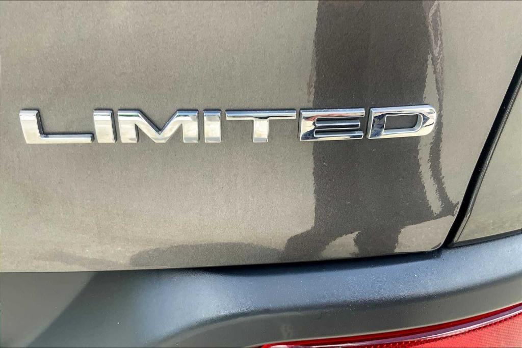 used 2018 Jeep Cherokee car, priced at $14,498