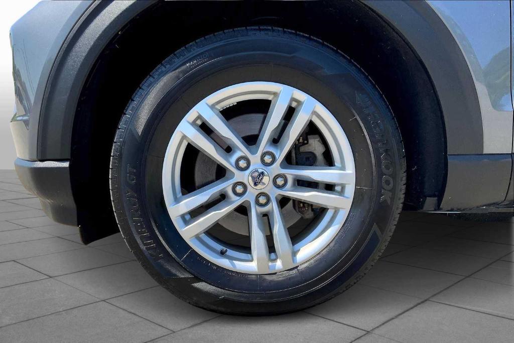 used 2022 Ford Explorer car, priced at $31,638