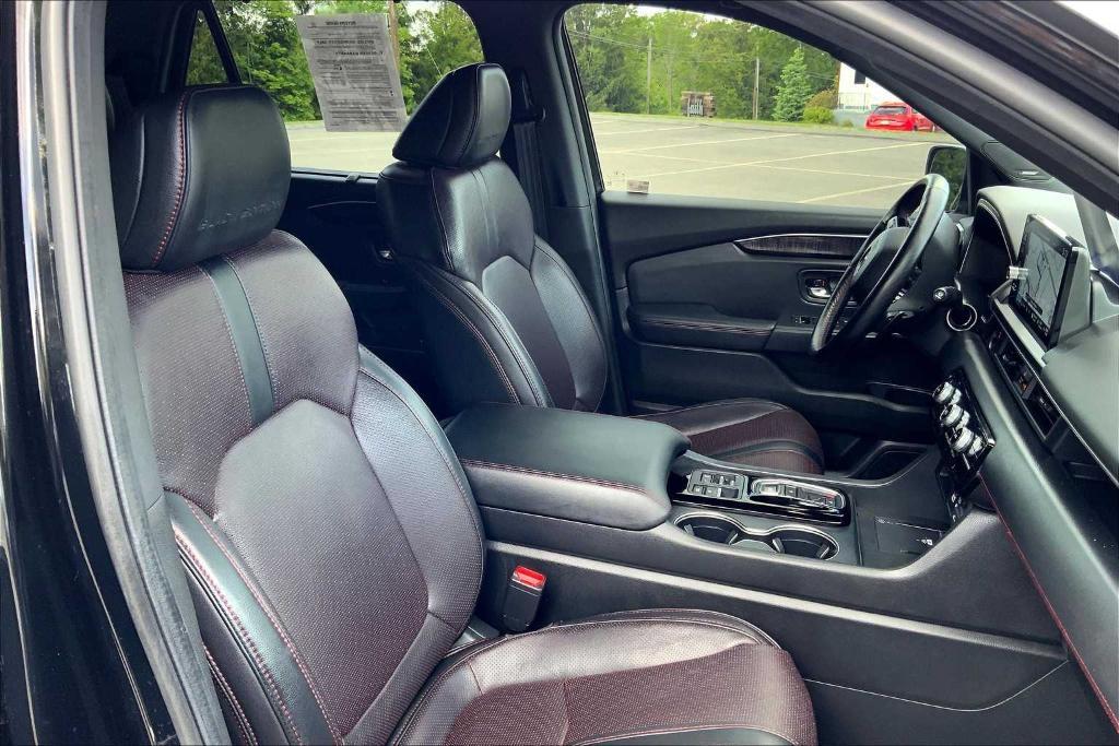 used 2025 Honda Pilot car, priced at $48,885