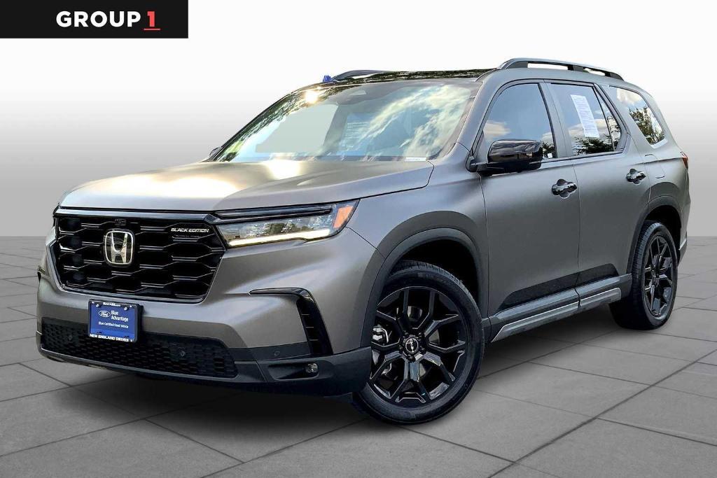 used 2025 Honda Pilot car, priced at $48,885