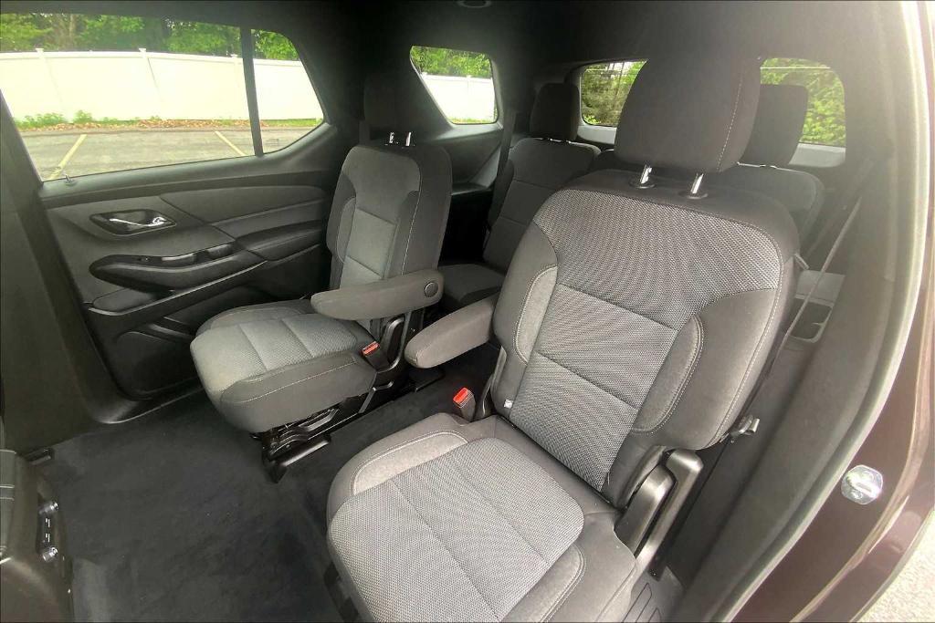 used 2022 Chevrolet Traverse car, priced at $27,995