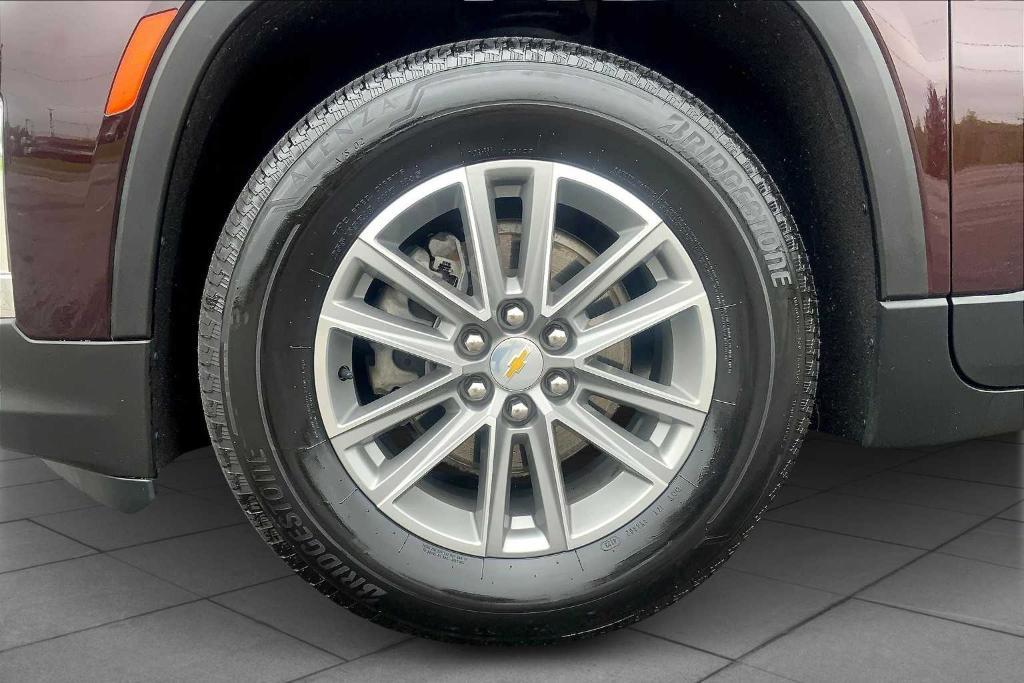 used 2022 Chevrolet Traverse car, priced at $27,995