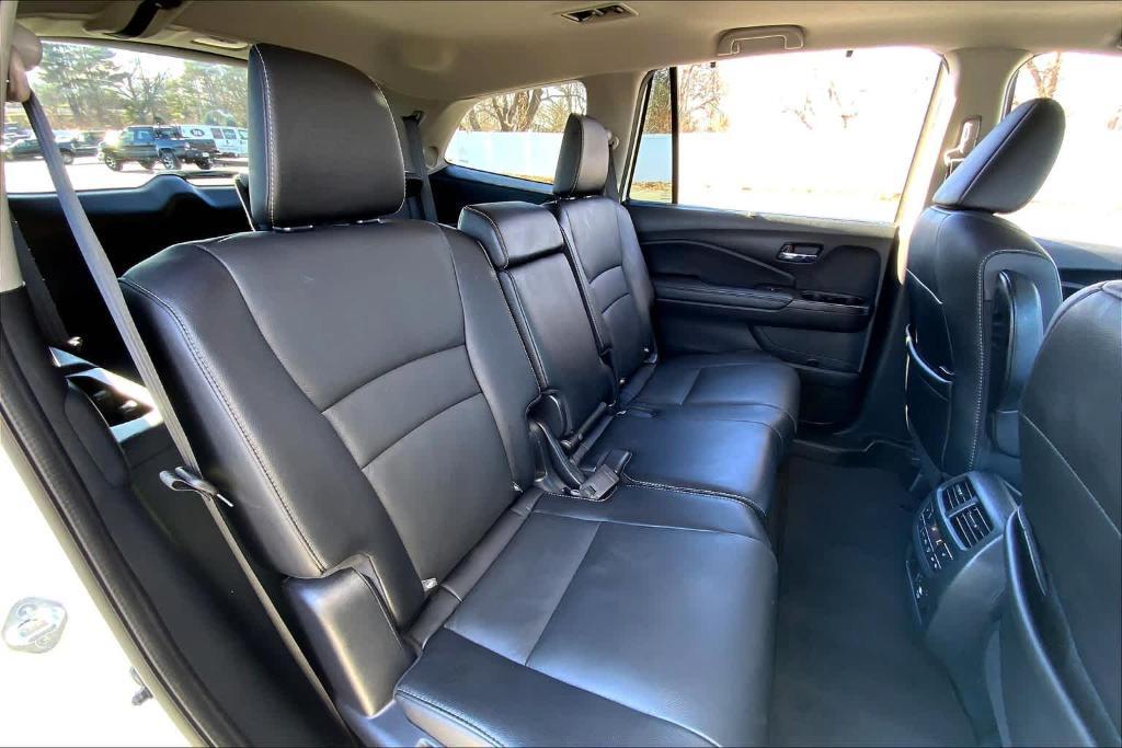 used 2022 Honda Pilot car, priced at $34,995