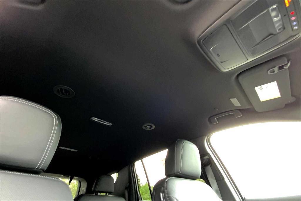 used 2025 Chevrolet Traverse car, priced at $43,568