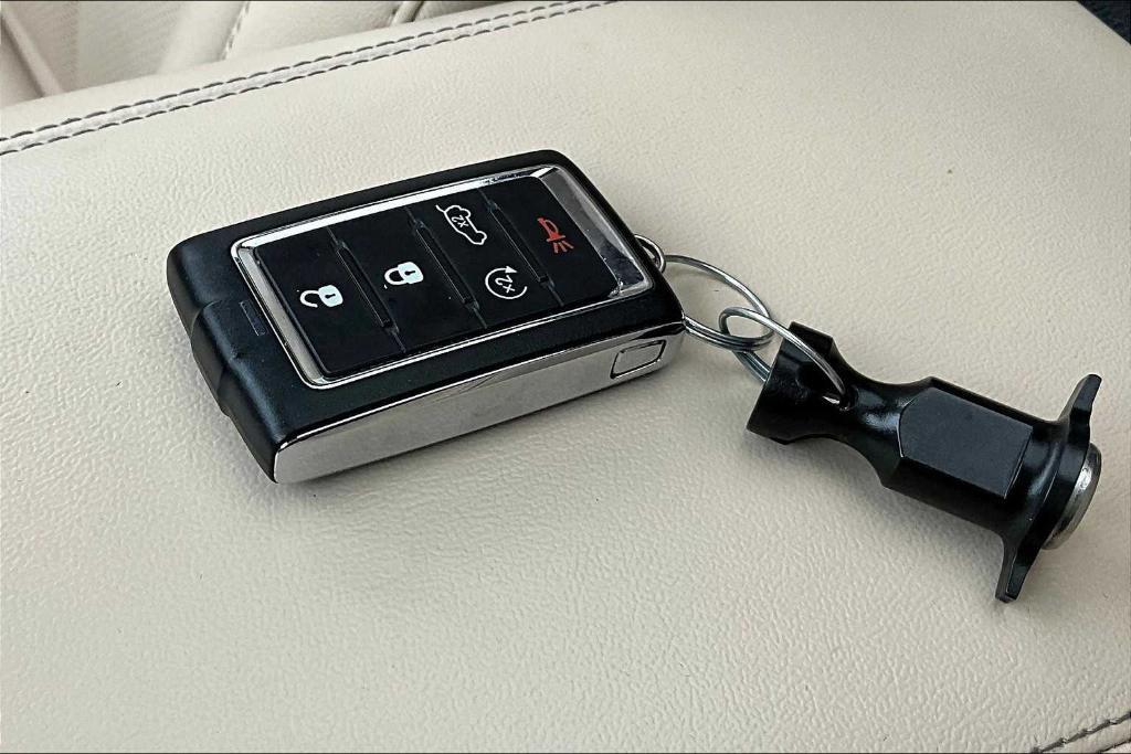 used 2021 Jeep Grand Cherokee L car, priced at $29,999