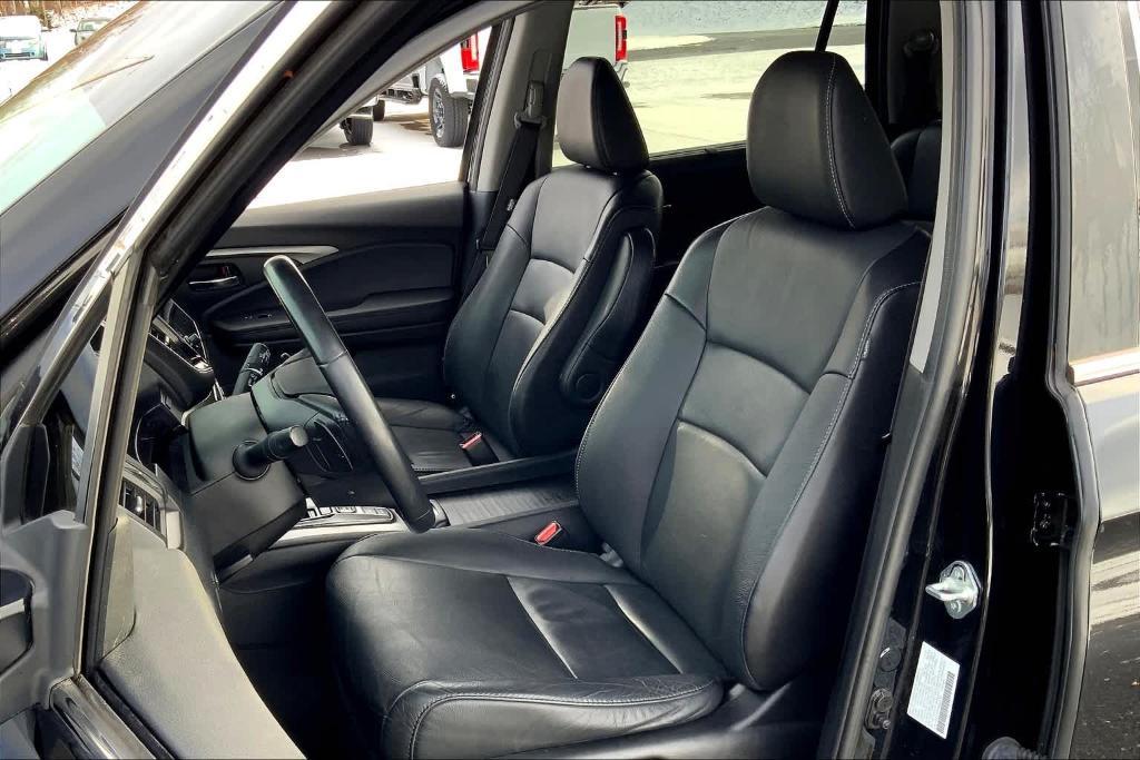 used 2022 Honda Pilot car, priced at $29,915