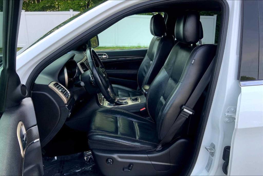 used 2016 Jeep Grand Cherokee car, priced at $13,690