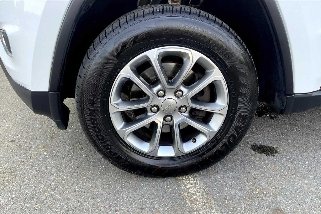 used 2016 Jeep Grand Cherokee car, priced at $13,690