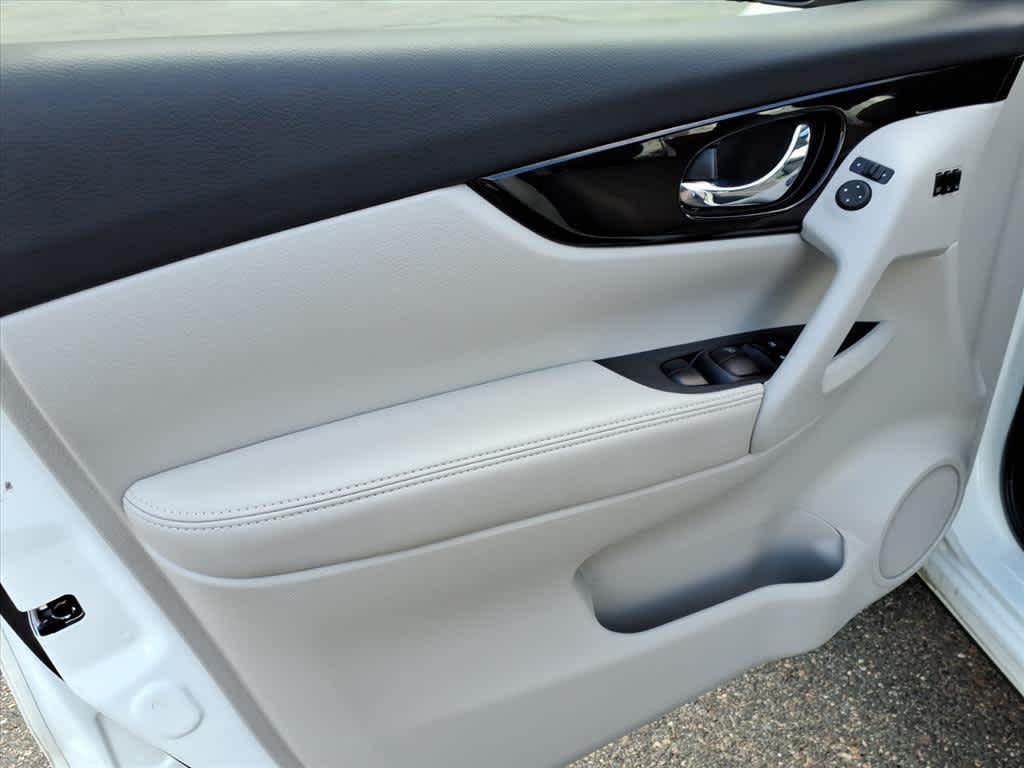 used 2022 Nissan Rogue Sport car, priced at $23,669