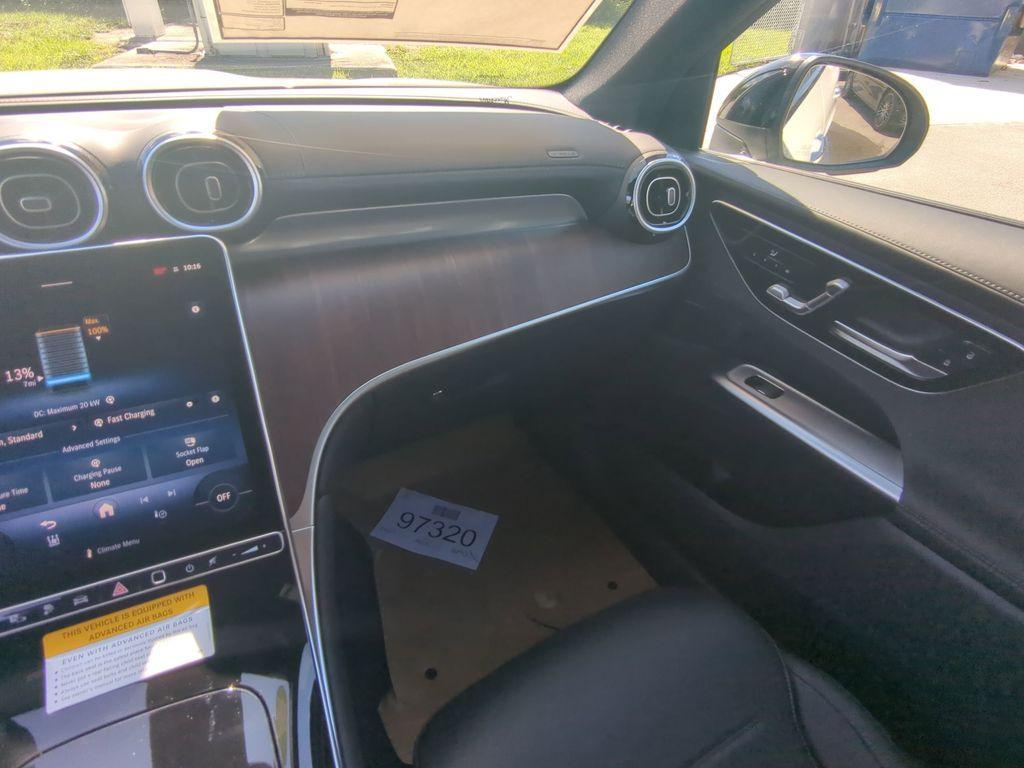 new 2025 Mercedes-Benz GLC 350e car