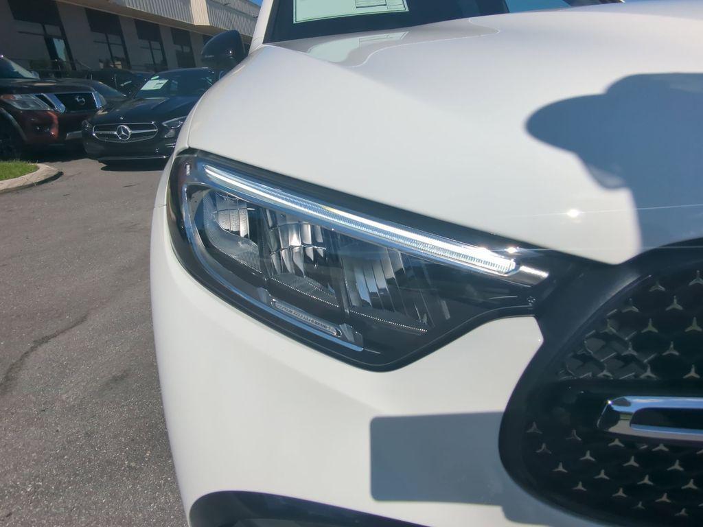new 2025 Mercedes-Benz GLC 350e car