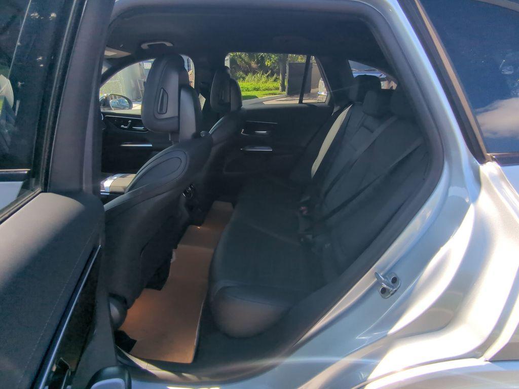 new 2025 Mercedes-Benz GLC 300 car