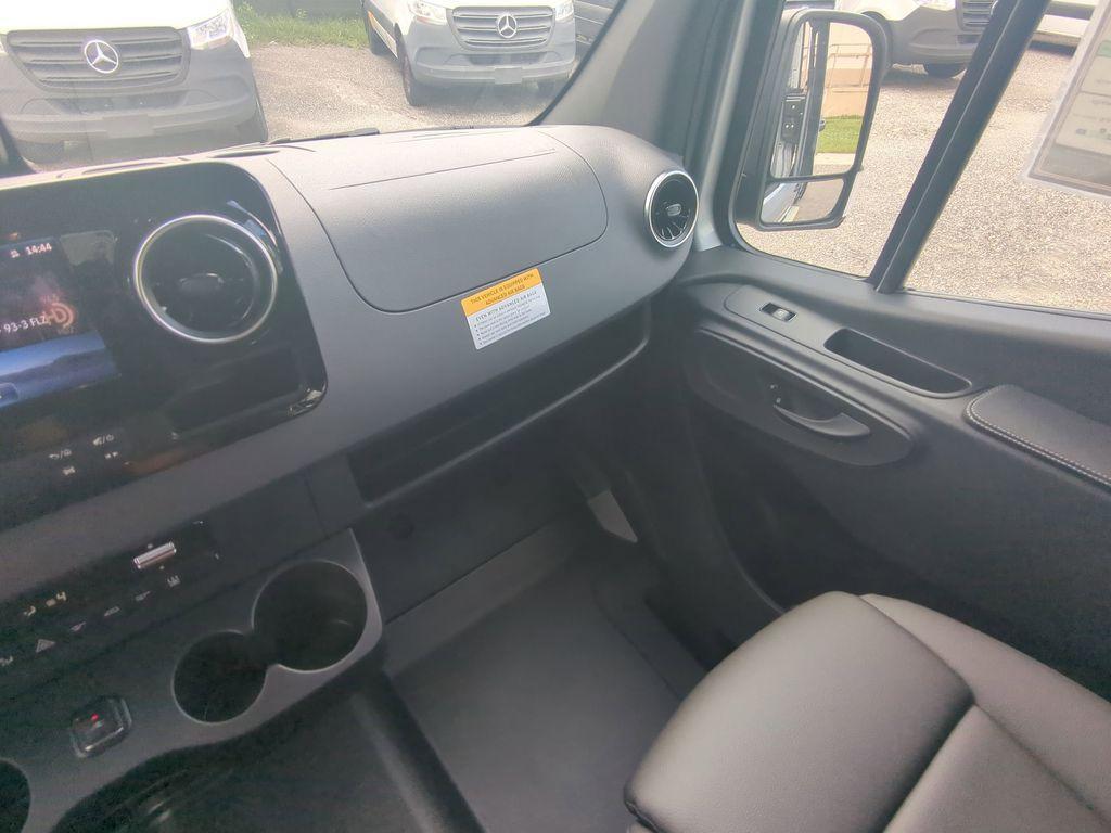 new 2025 Mercedes-Benz Sprinter 2500 car