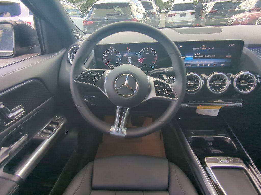 new 2025 Mercedes-Benz GLA 250 car