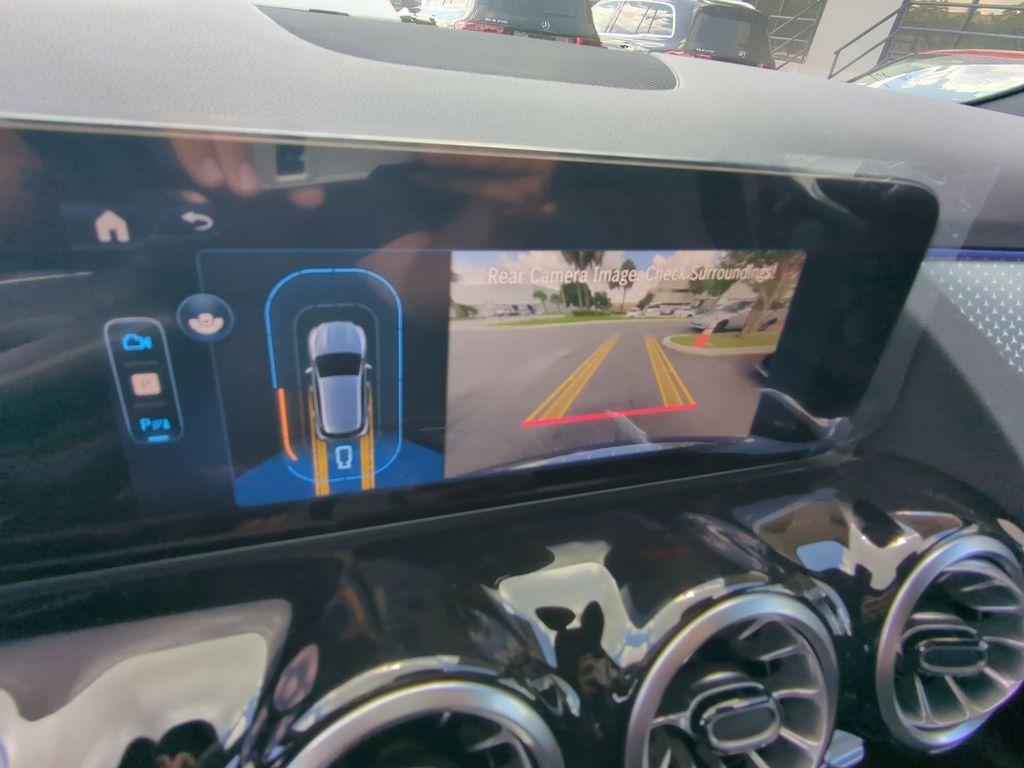 new 2025 Mercedes-Benz GLA 250 car