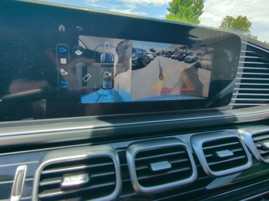 new 2025 Mercedes-Benz GLS 580 car