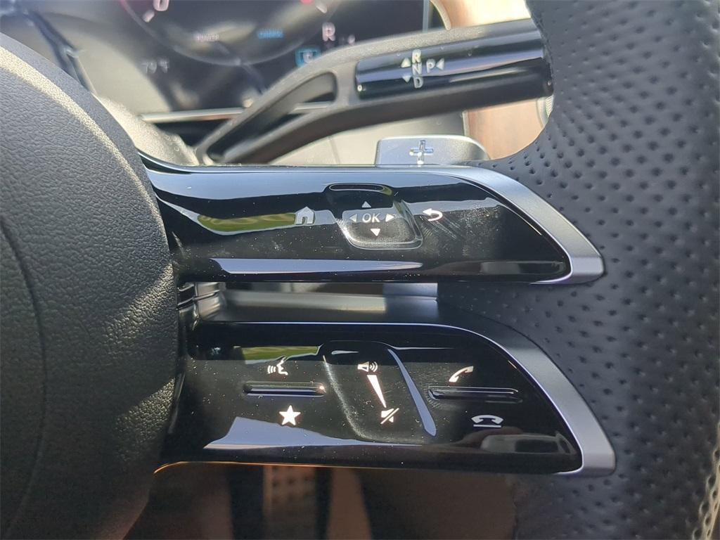 new 2025 Mercedes-Benz GLC 300 car